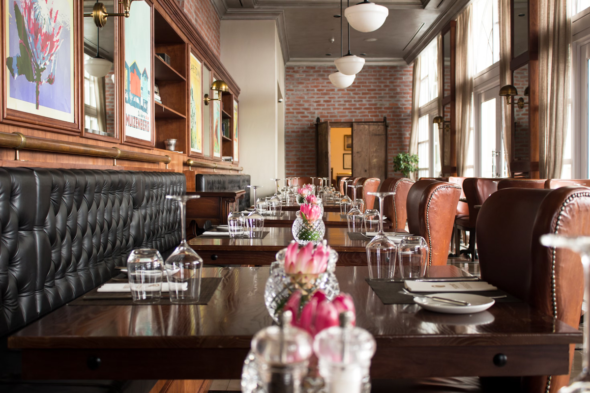 The Ultimate Guide to Commercial Dining &amp; Restaurant Chairs